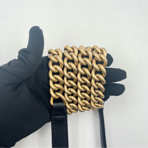 CHANEL Boy CHANEL Medium Flap Bag Black Quilted Lambskin - Picture 2 of 16